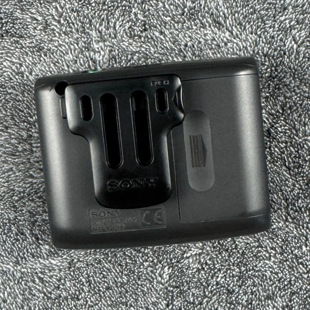 Sony SRF-M48RDS Portable FM AM RDS Walkman Radio PLL Belt Clip Vintage